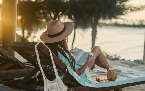 Editorial de agosto: Se a sua toalha de praia falasse...