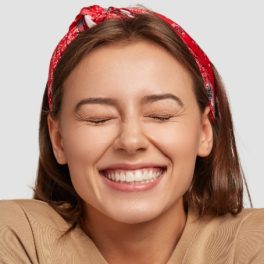 Sabia que as suas rugas podem ter origem emocional? Isto é o que diz uma especialista