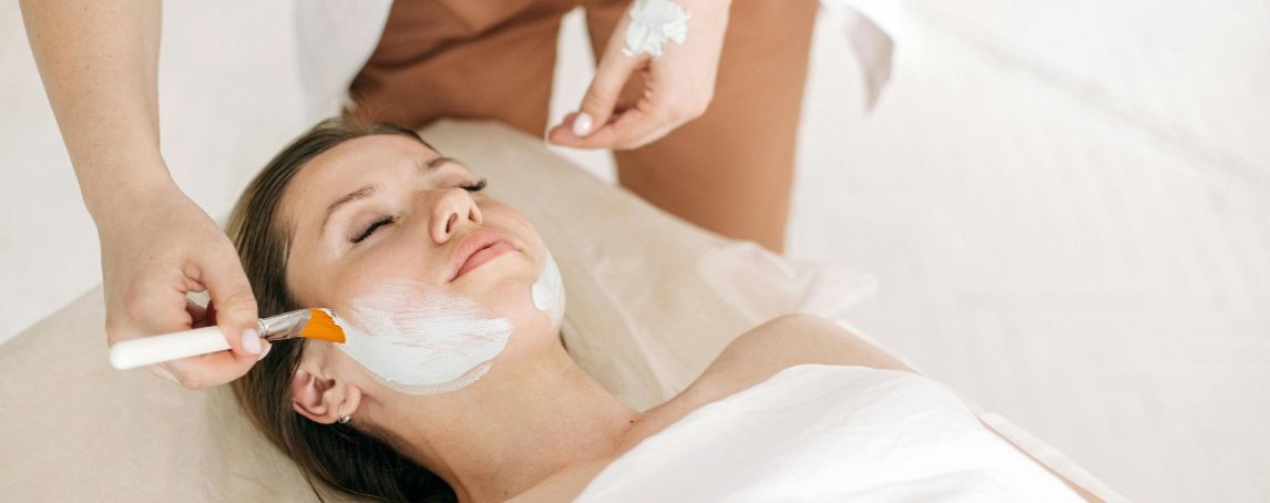 Como preparar a pele para o verão: dos cuidados básicos aos procedimentos estéticos