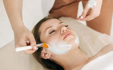 Como preparar a pele para o verão: dos cuidados básicos aos procedimentos estéticos