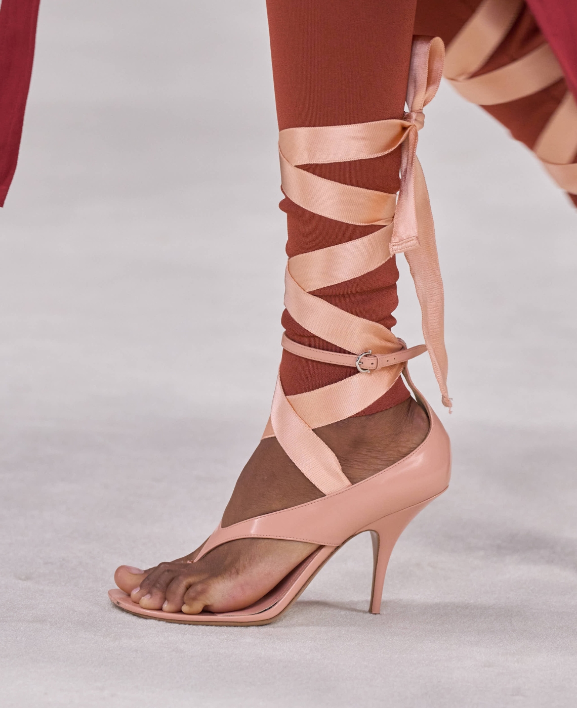 sandalias rosa cordas