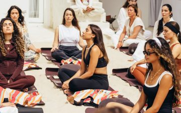 Meditação, yoga e areia nos pés: foi assim o retiro da Rituals