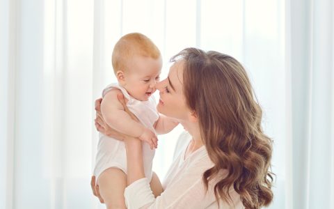 Esta é a razão pela qual os bebés devem vestir peças de algodão orgânico