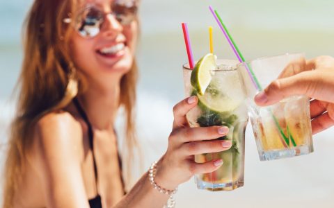 8 cocktails para refrescar as tardes de verão