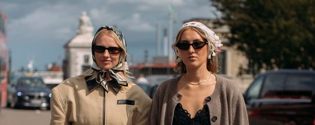 mulheres lenços na cabeça semana da moda de copenhaga