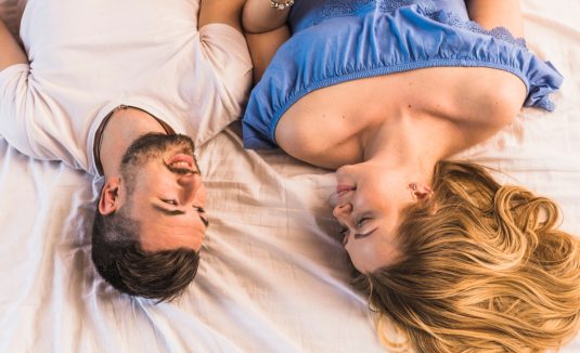 Dormir em quartos separados: sim ou não?