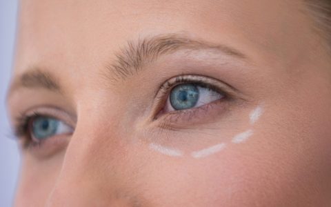 Papos nos olhos? A solução instantânea para um olhar descansado e jovem