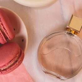 Perfumes gourmands: por que adoramos fragr&acirc;ncias que cheiram a sobremesa?