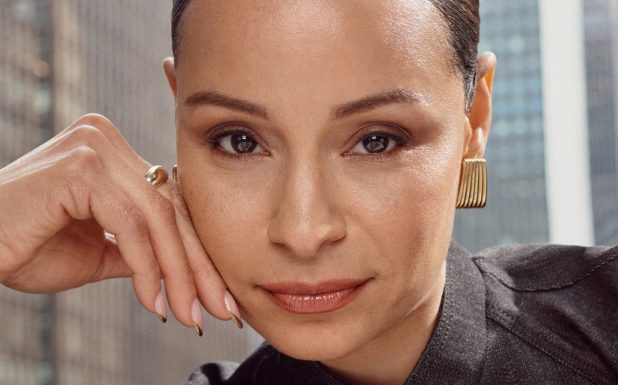 A base que j&aacute; n&atilde;o &eacute; s&oacute; maquilhagem, &eacute; cuidado que se v&ecirc;