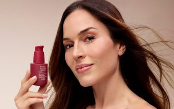 Cabelo saud&aacute;vel come&ccedil;a na raiz (e esta rotina &eacute; a prova disso)