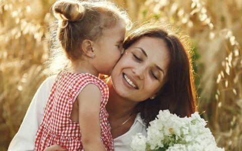 Dia Internacional da Saúde Feminina. Porque é que tantas mulheres aprenderam a cuidar de tudo menos de si?