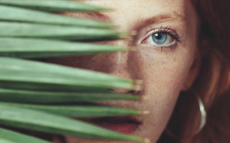 Como evitar e combater as manchas na pele