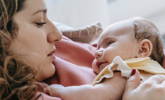 P&oacute;s-parto: quando a sa&uacute;de mental da m&atilde;e &eacute; deixada de lado