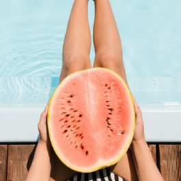 Como acabar com a reten&ccedil;&atilde;o de l&iacute;quidos no ver&atilde;o, segundo uma nutricionista