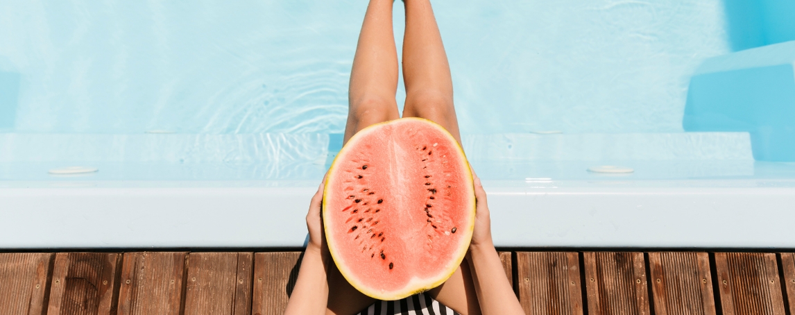 Como acabar com a retenção de líquidos no verão, segundo uma nutricionista