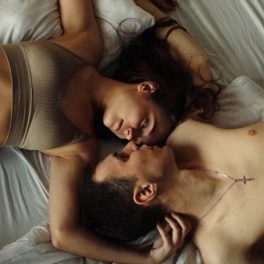 Cr&oacute;nica. Enquanto eles precisam de rela&ccedil;&otilde;es sexuais, elas precisam de conex&atilde;o emocional