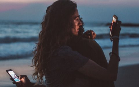 Phubbing: quando o telemóvel faz parte da relação