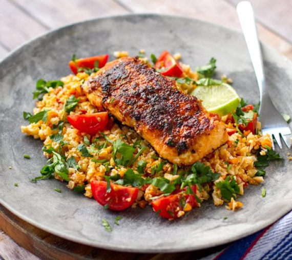 Salmão com arroz de couve-flor